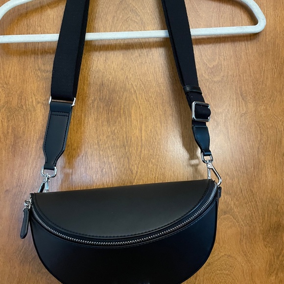 Lululemon Leather Alternative Saddle Bag - Picture 3 of 7